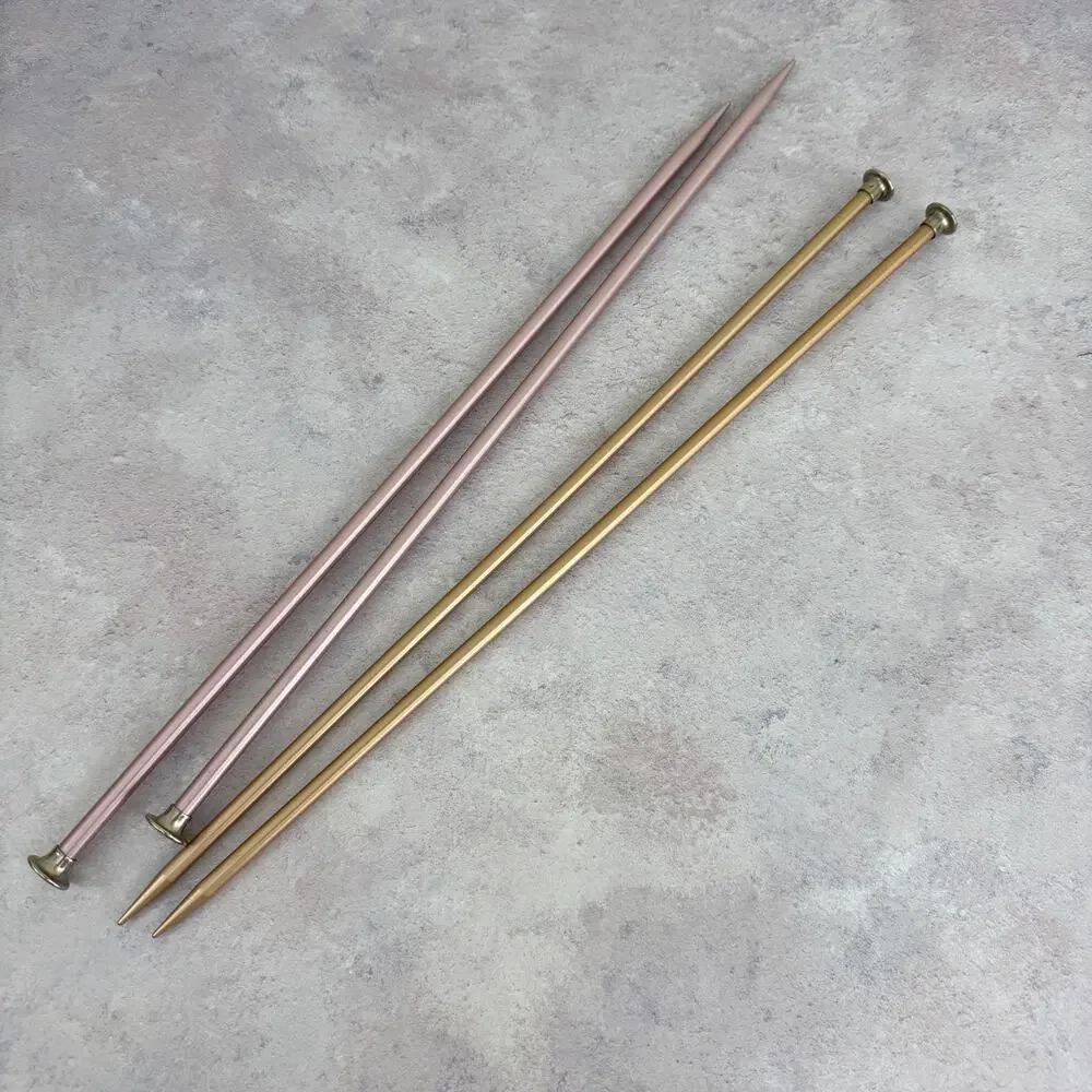 Lot of Knitting Needles Various Sizes 5 Pairs 2 Singles Bates Boye Aluminum Case